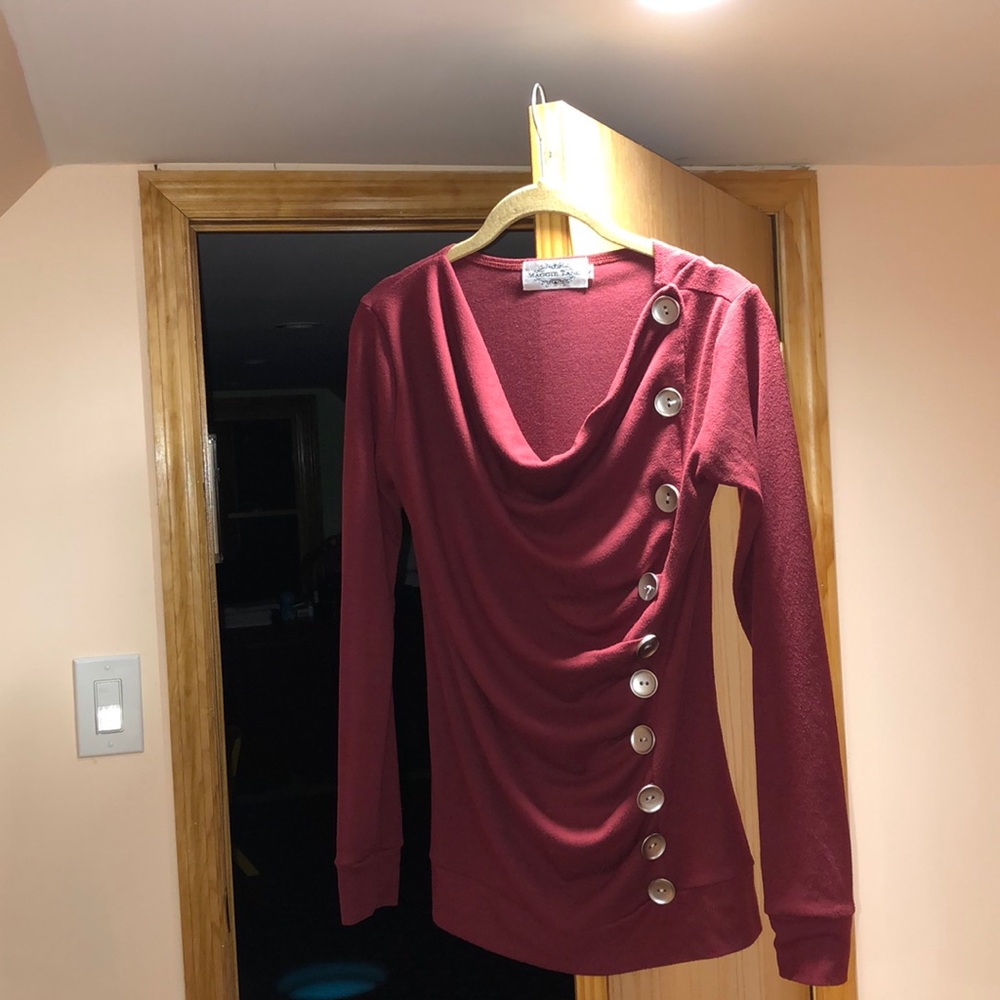 Side buttons long sleeve top❤️ SAME HOUR SHIP